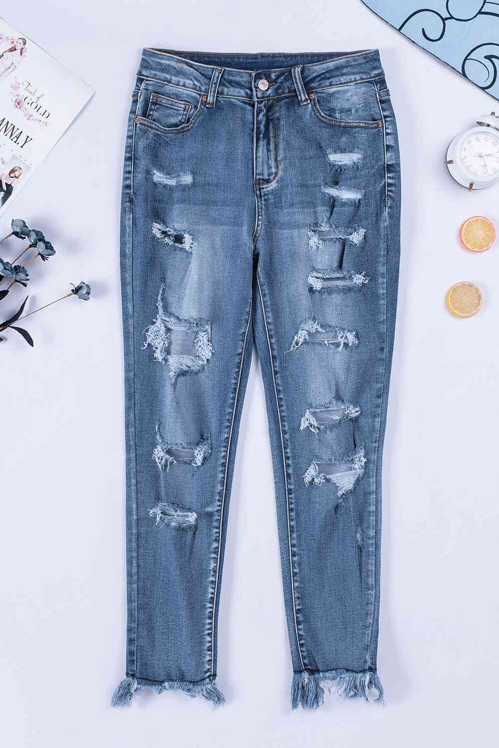 Baeful Distressed Frayed Hem Cropped Jeans