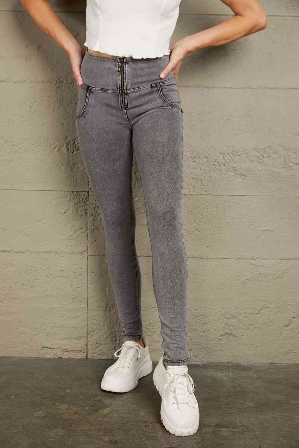 Baeful Zip Closure Skinny Jeans with Pockets