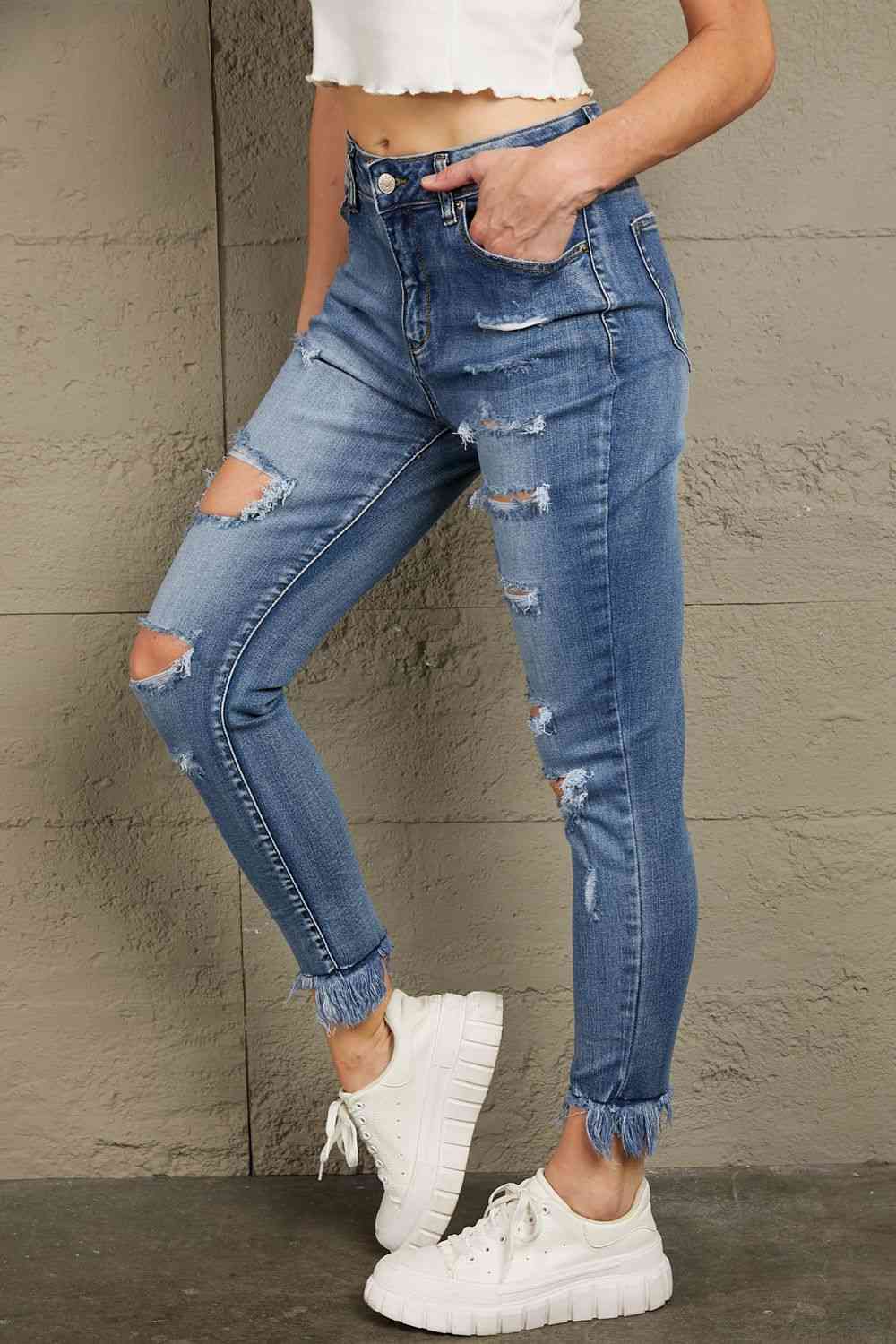 Baeful Distressed Frayed Hem Cropped Jeans